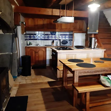 Cantal Maison Individuelle Feriehus Sainte-Anastasie (Cantal)